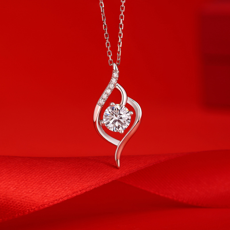1CT-Certified-Loving-Heart-Moissanite-Pendant-Necklace-For-Women-925-Sterling-Silver-Fine-Jewelry-Wedding-Gift-3